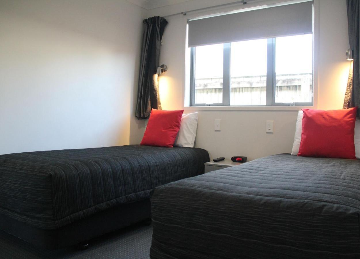Pukekura Motor Lodge New Plymouth Exteriér fotografie A typical room at the hotel
