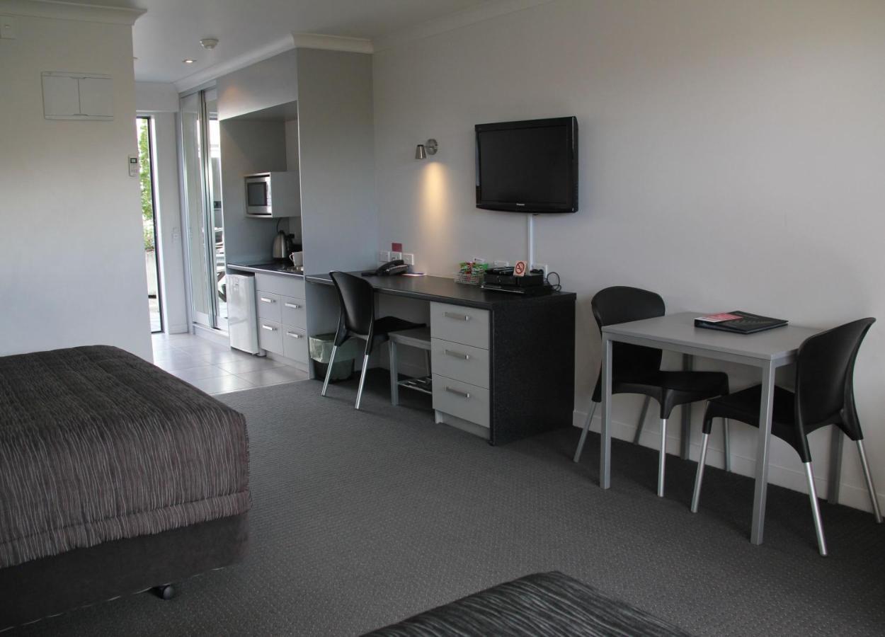 Pukekura Motor Lodge New Plymouth Exteriér fotografie A typical studio apartment